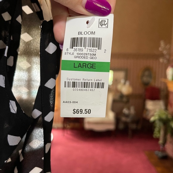 INC Women’s shirt - Picture 4 of 4